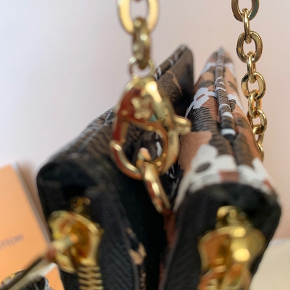 ❤️❤️SOLD❤️❤️Louis Vuitton Jungle pochette bag - Picture 4 of 11